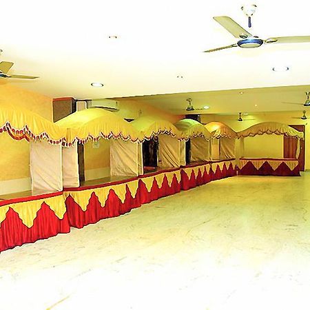 Sindhu Towers Hotel Vellore Buitenkant foto