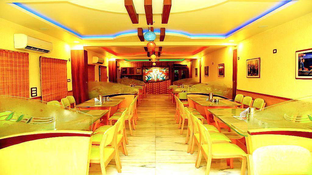 Sindhu Towers Hotel Vellore Buitenkant foto
