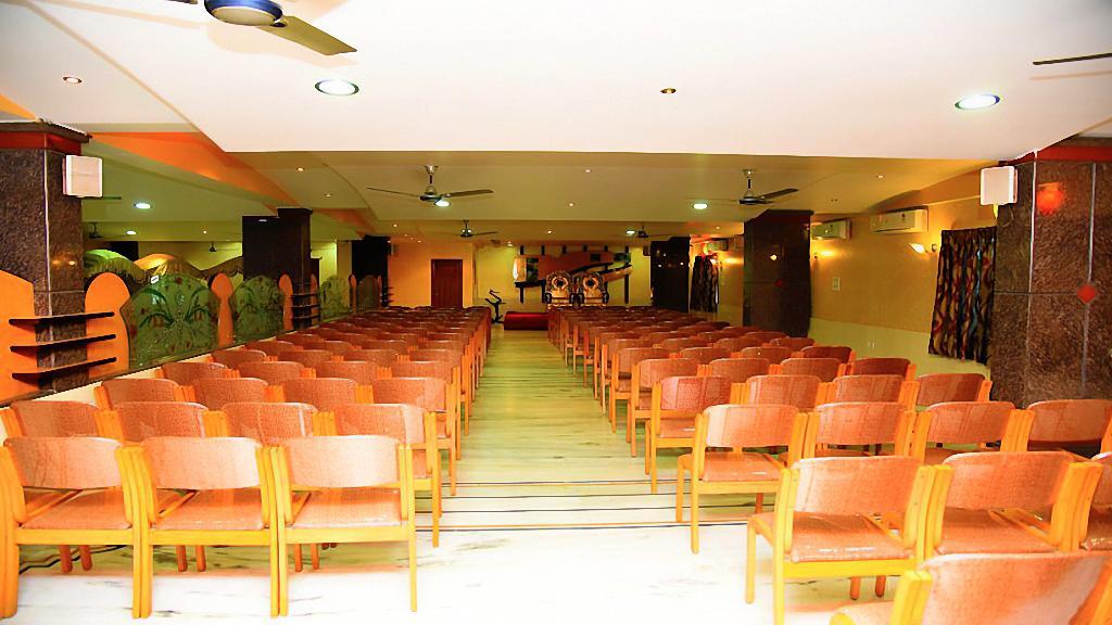 Sindhu Towers Hotel Vellore Buitenkant foto