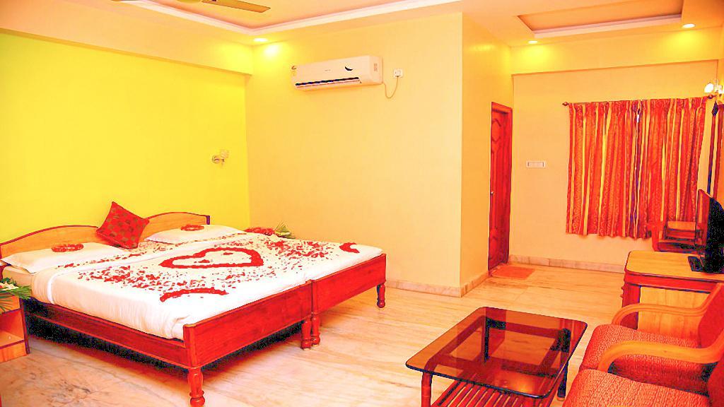 Sindhu Towers Hotel Vellore Buitenkant foto